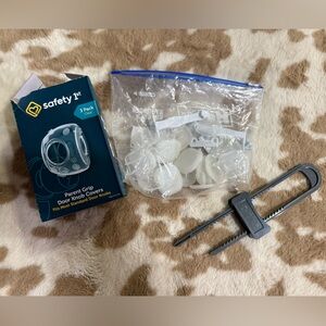 Baby Safety Proofing Lot | Door Knob Covers, Cabinet Locks & Outlet Covers